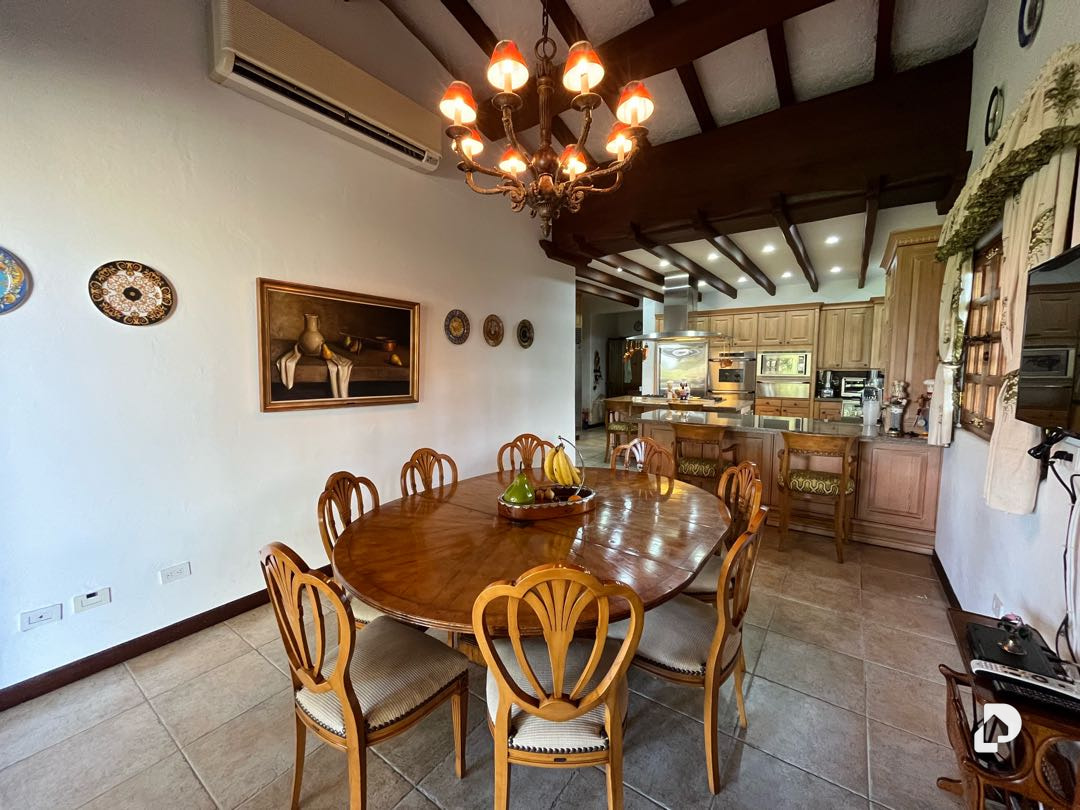 Casa en La Lagunita, Caracas – 12