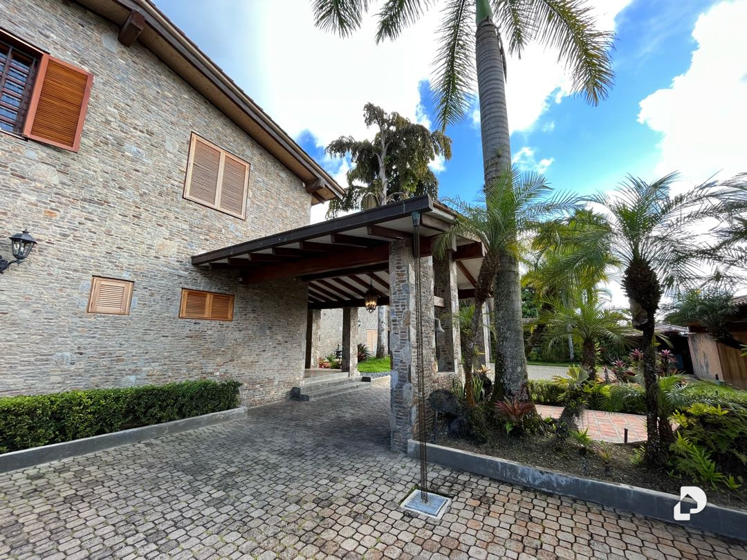 Casa en La Lagunita, Caracas – 3