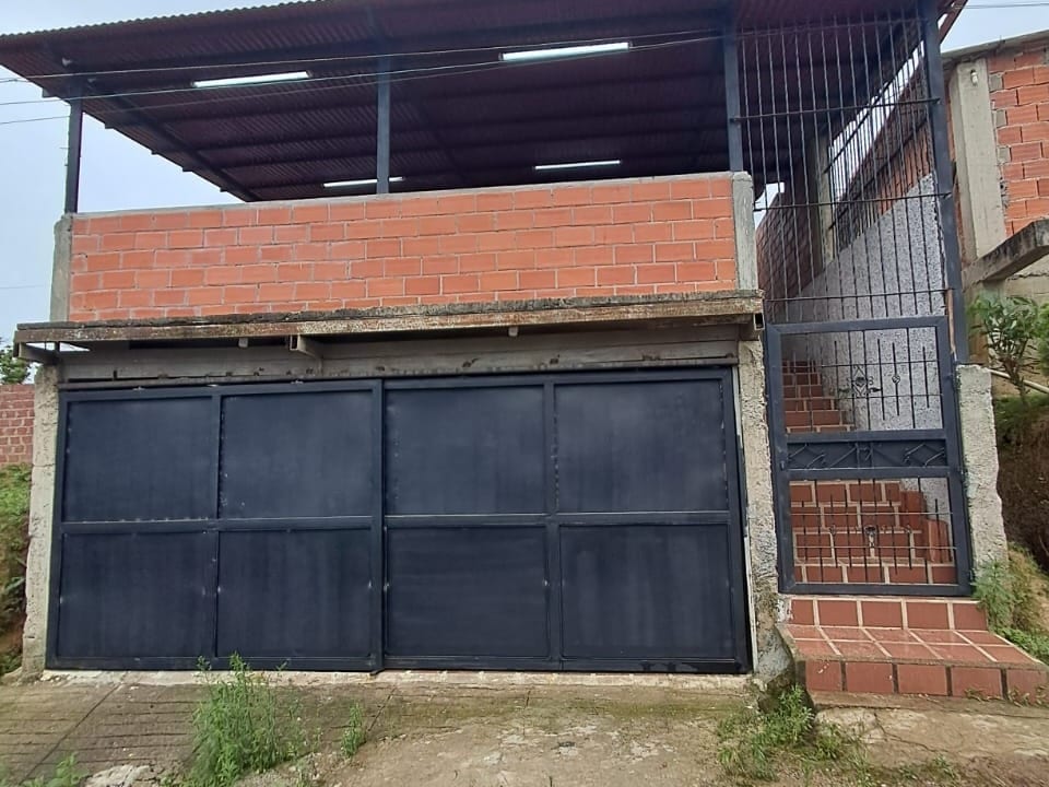House in Los Teques - 1