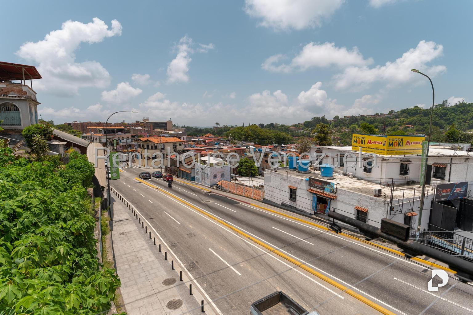Local comercial en El Hatillo, Caracas – 23