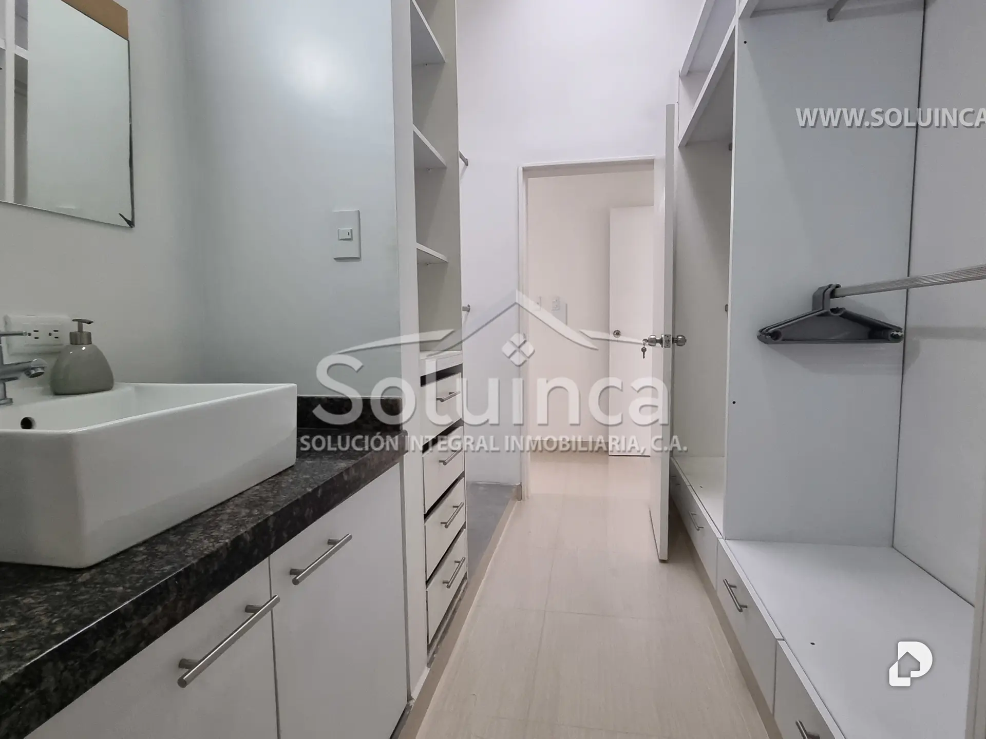 Townhouse en Parroquia Juan Rodríguez Suárez, Mérida – 16