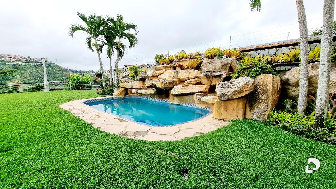 House in La Lagunita, Caracas – 28
