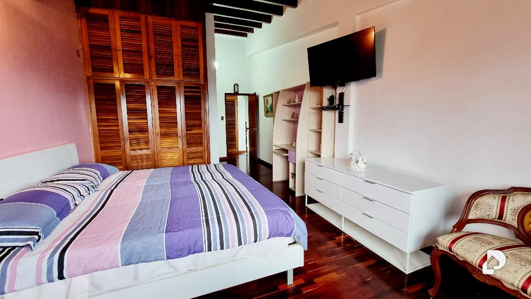 House in La Lagunita, Caracas – 17