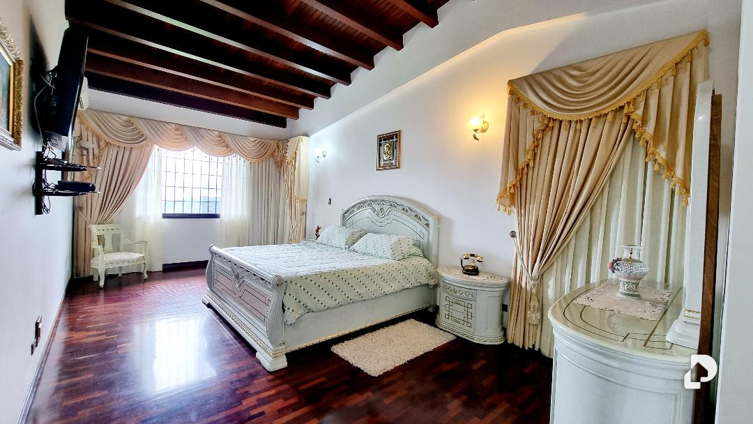 House in La Lagunita, Caracas – 16