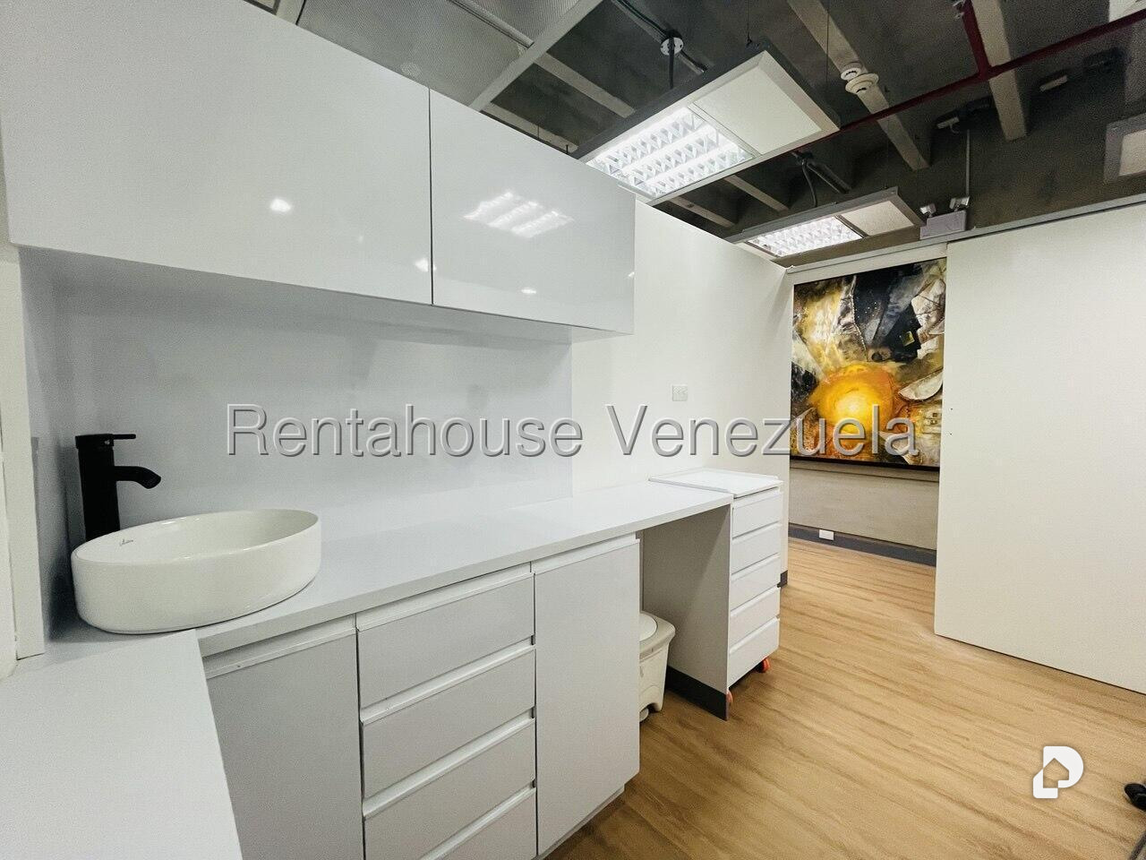 Local comercial en Macaracuay, Caracas – 25