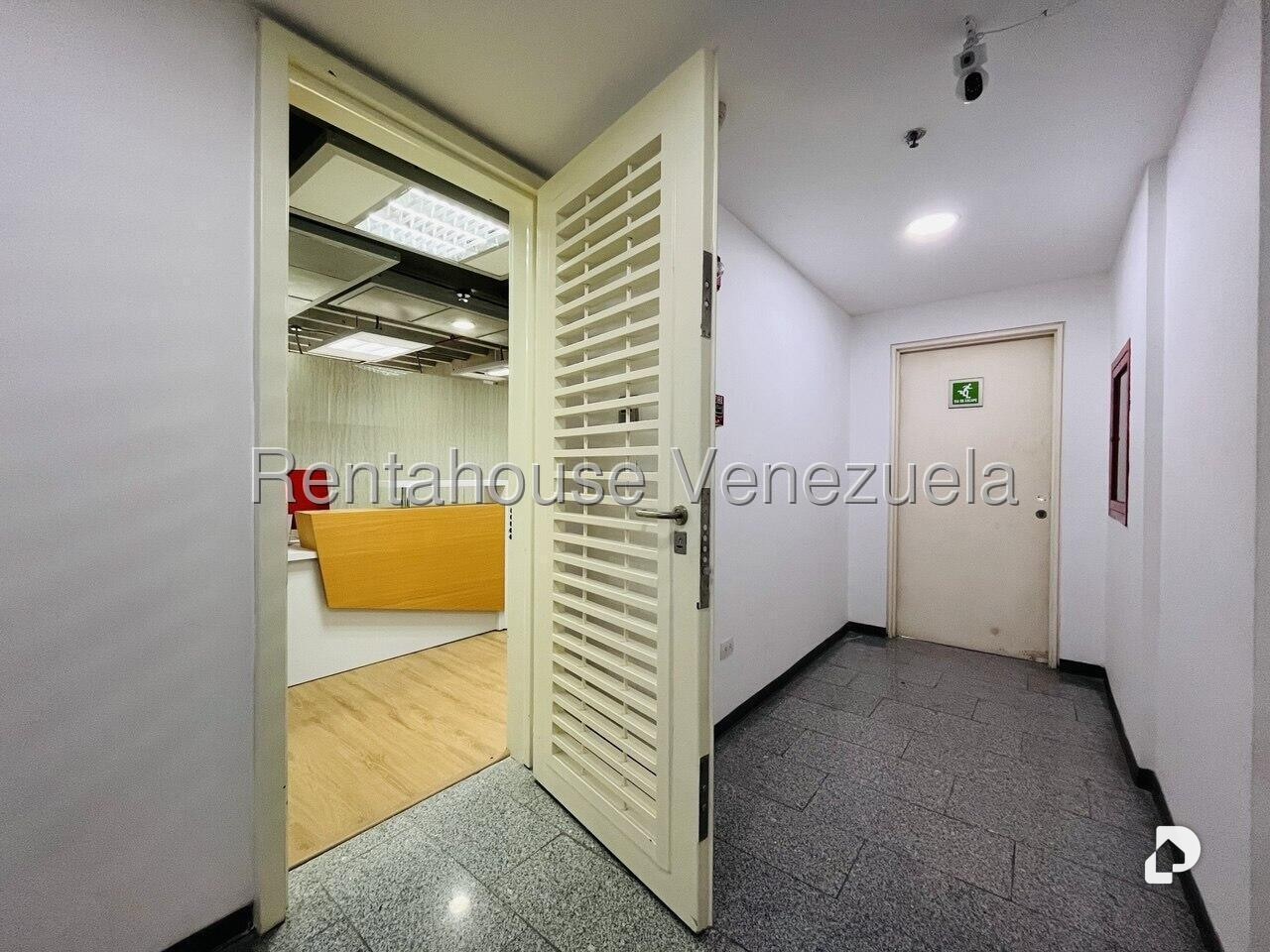 Local comercial en Macaracuay, Caracas – 11