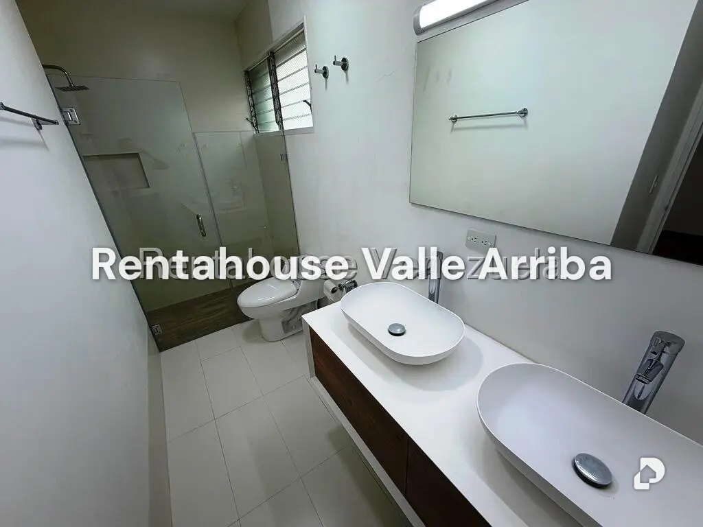 Apartamento en Los Palos Grandes, Caracas – 25