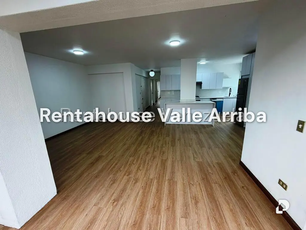 Apartamento en Los Palos Grandes, Caracas – 15