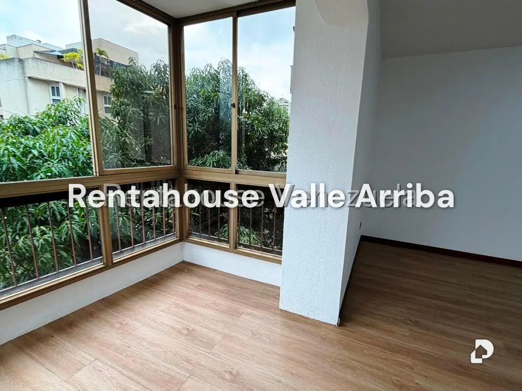 Apartamento en Los Palos Grandes, Caracas – 11