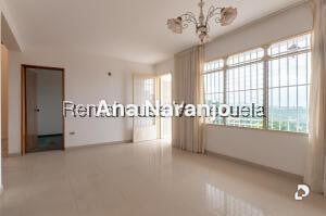 Casa en Alto Prado, Caracas – 30