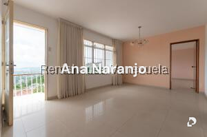 Casa en Alto Prado, Caracas – 29