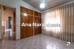 Casa en Alto Prado, Caracas – 27