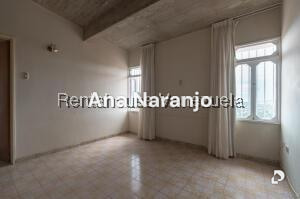 Casa en Alto Prado, Caracas – 19