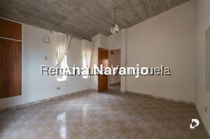 Casa en Alto Prado, Caracas – 25