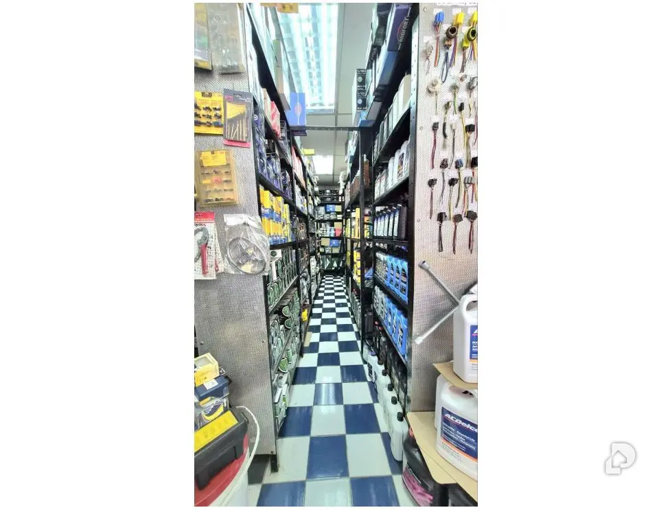 Local comercial en Los Teques, Altos Mirandinos – 11