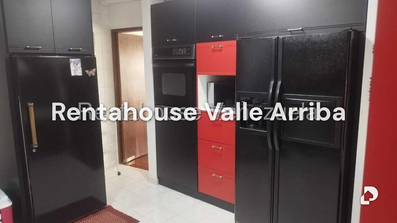 Apartamento en Lomas de Las Mercedes, Caracas – 24