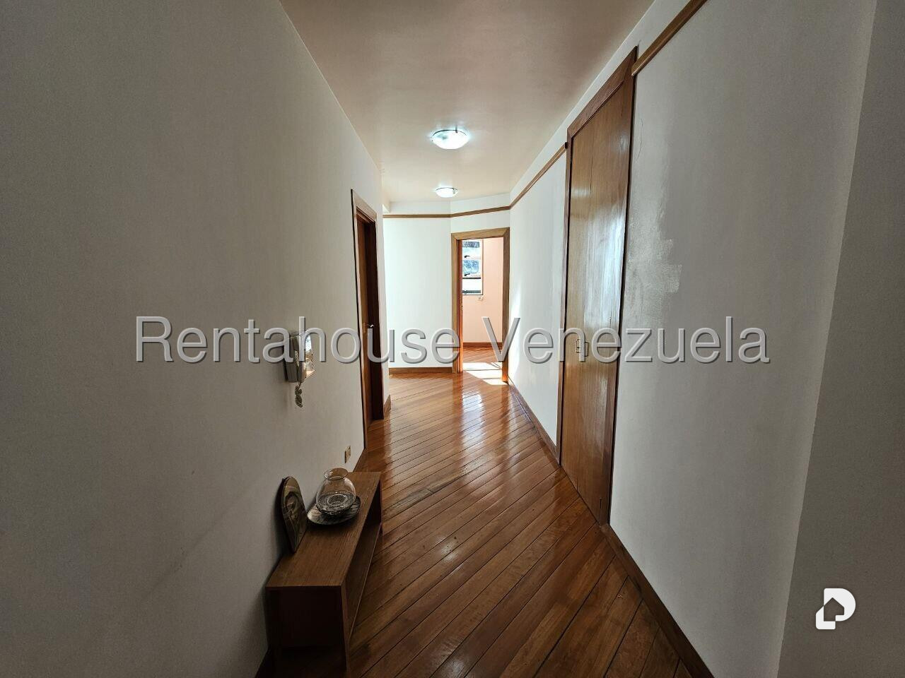 Casa en Colinas del Tamanaco, Caracas – 29