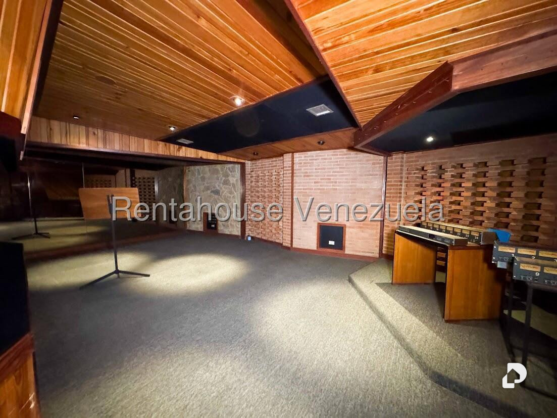 Office in Colinas de Bello Monte, Caracas – 11