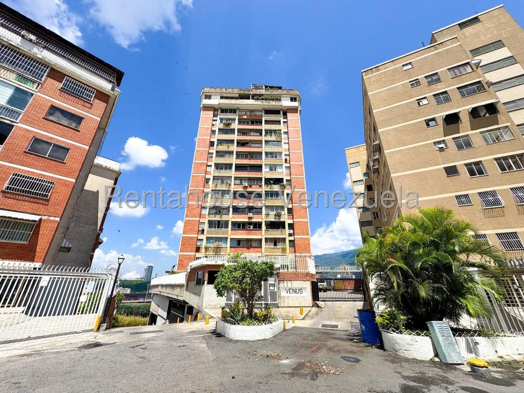 Office in Colinas de Bello Monte, Caracas - 1