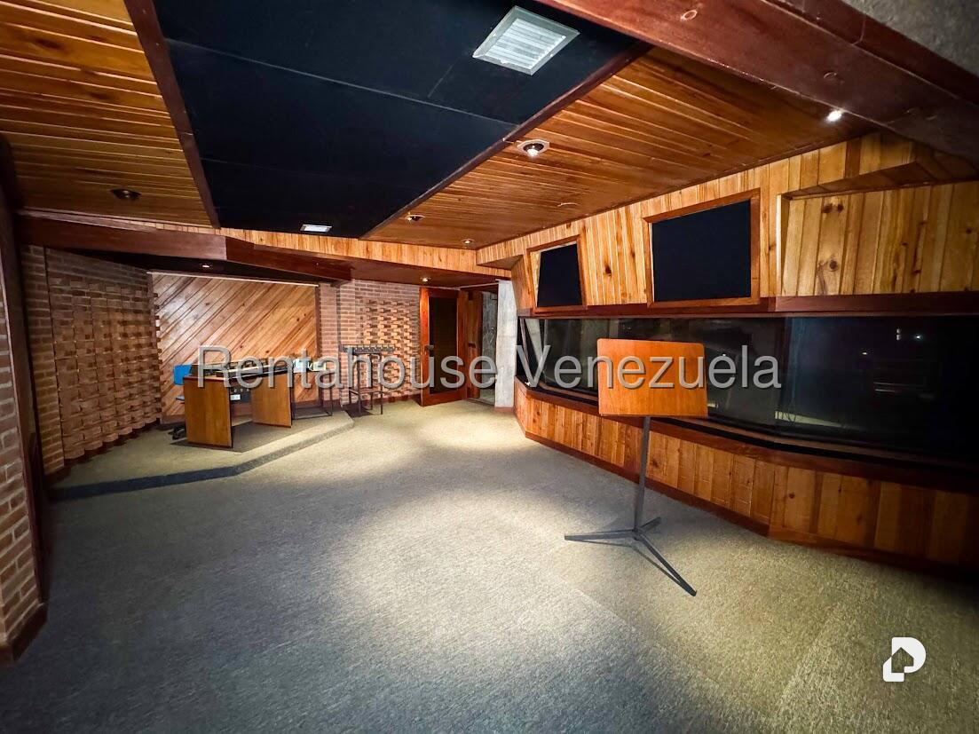 Office in Colinas de Bello Monte, Caracas – 13