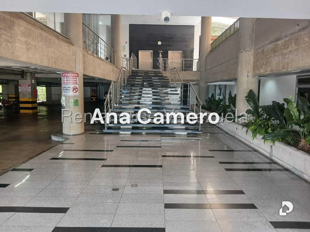 Local comercial en La Trinidad, Caracas – 28