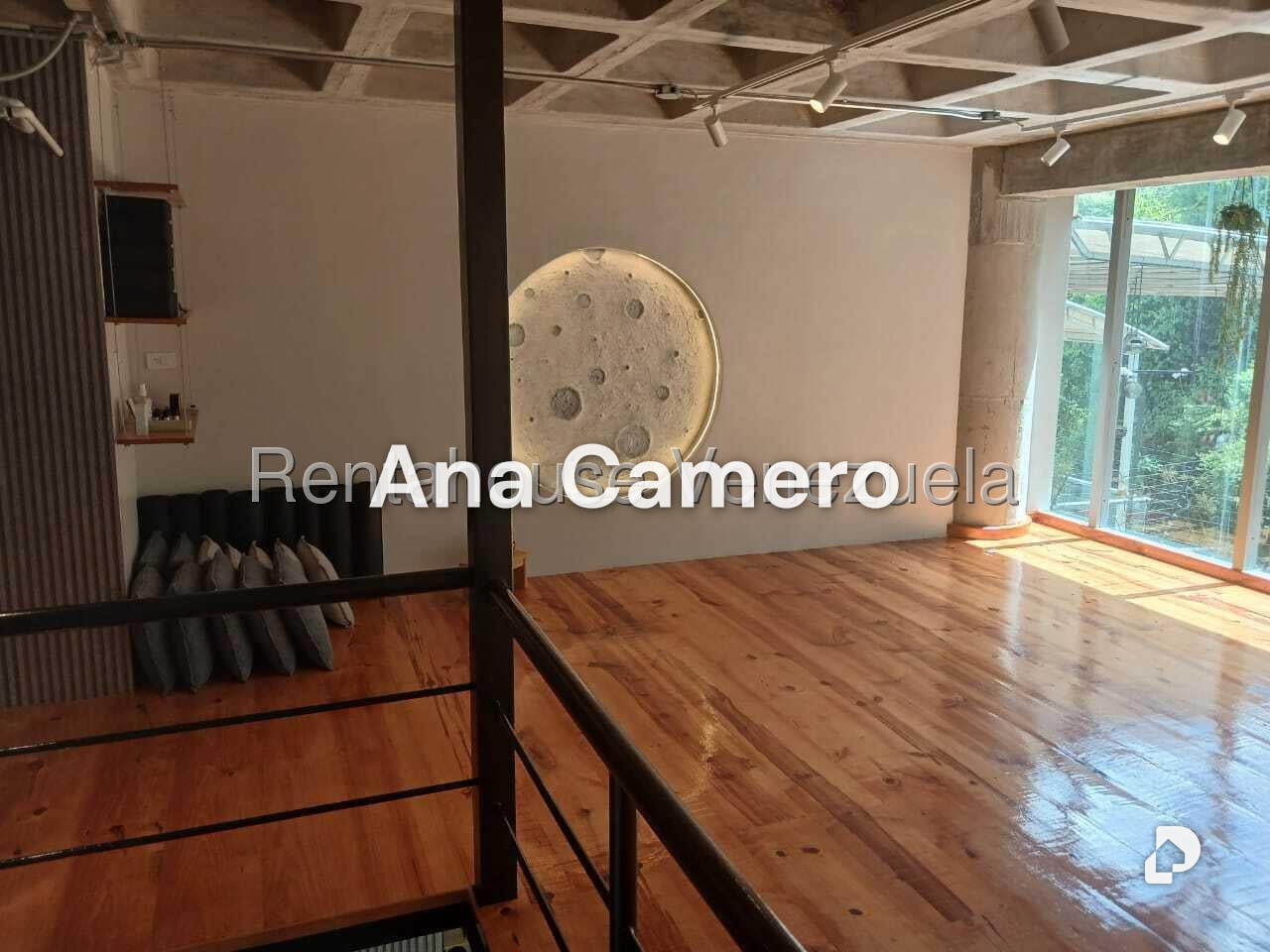 Local comercial en La Trinidad, Caracas – 24