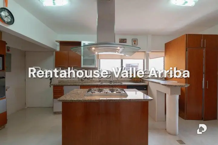 Apartamento en Las Esmeraldas, Caracas – 24