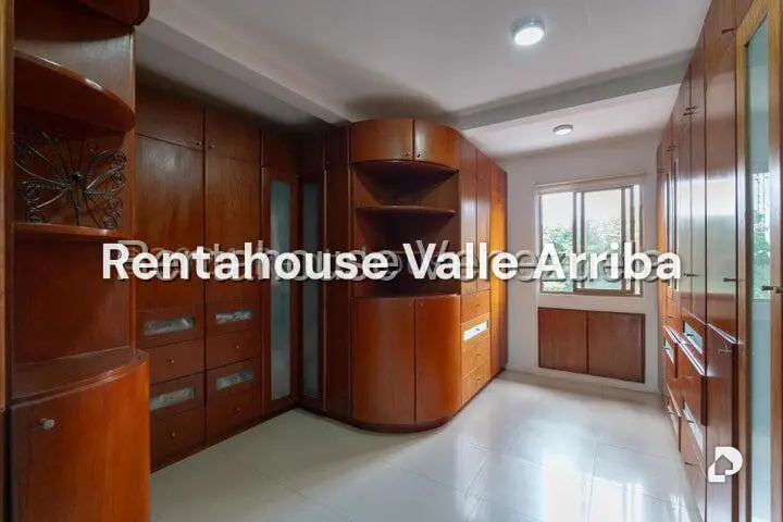 Apartamento en Las Esmeraldas, Caracas – 28