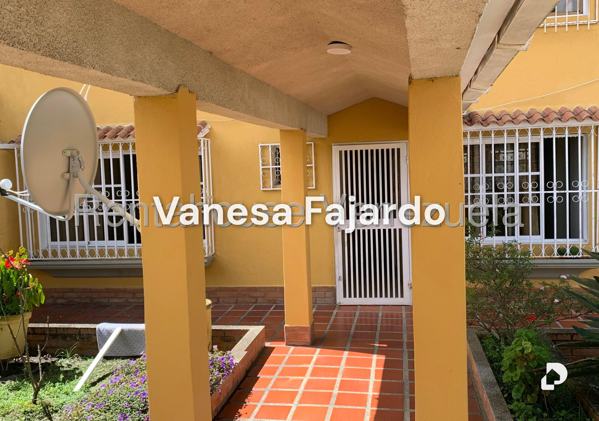 Casa en La Arboleda, San Antonio de Los Altos – 2
