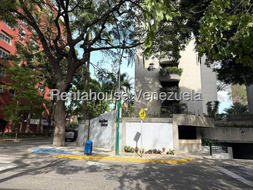 Apartment in El Rosal, Caracas - 1