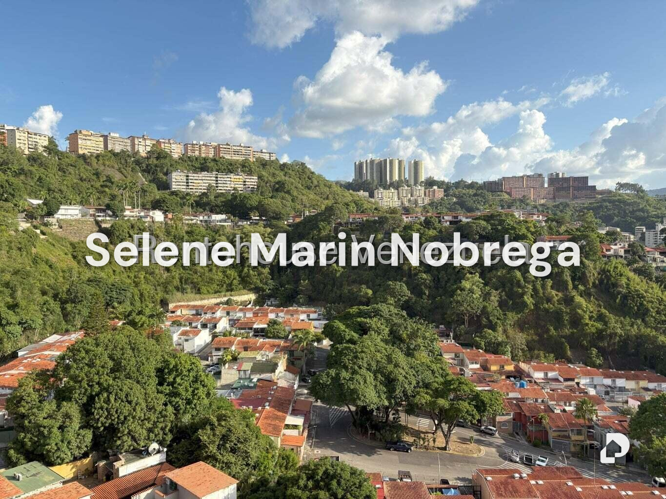 Apartamento en Las Mesetas de Santa Rosa de Lima, Caracas – 12