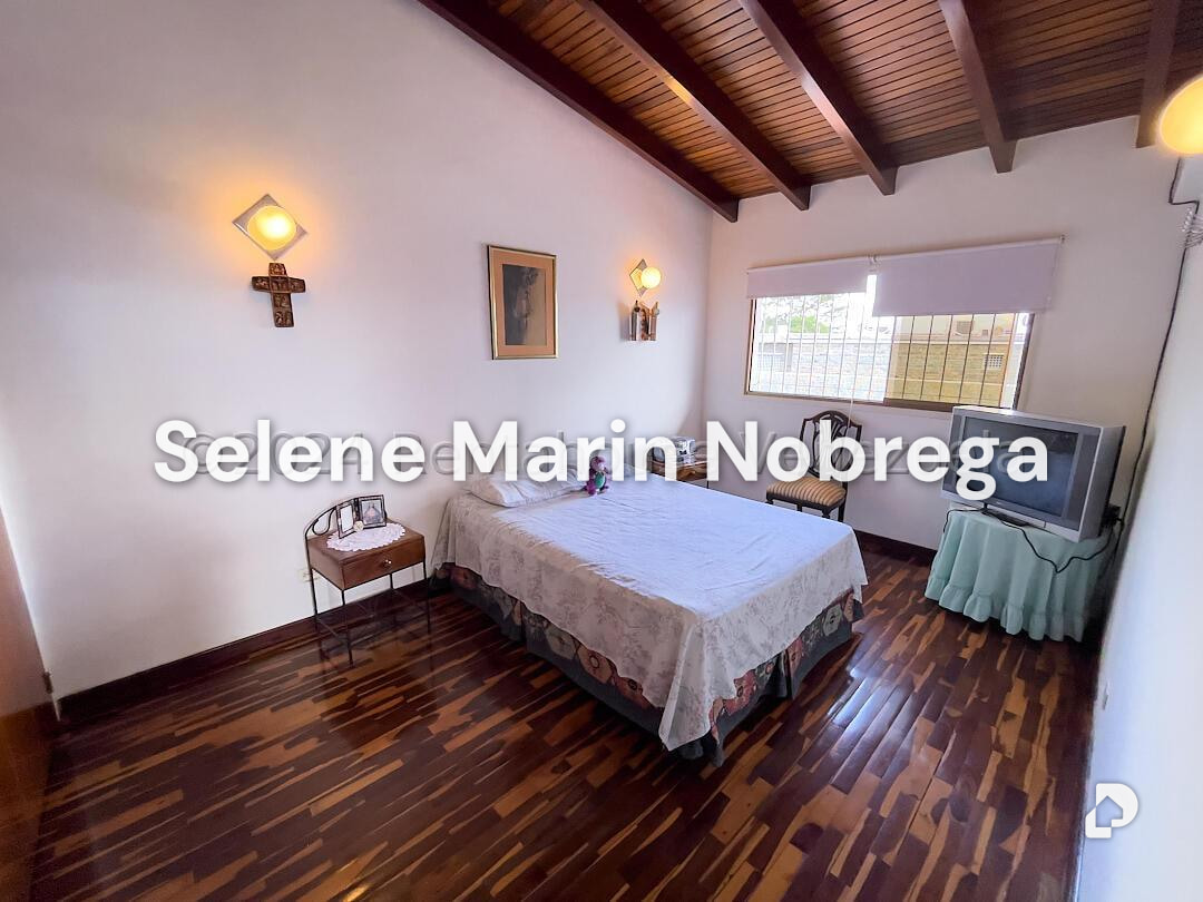 Casa en Alto Prado, Caracas – 24