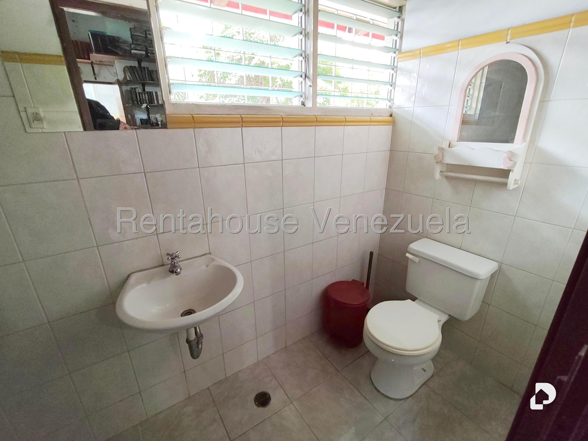 Casa en Prados del Este, Caracas – 30