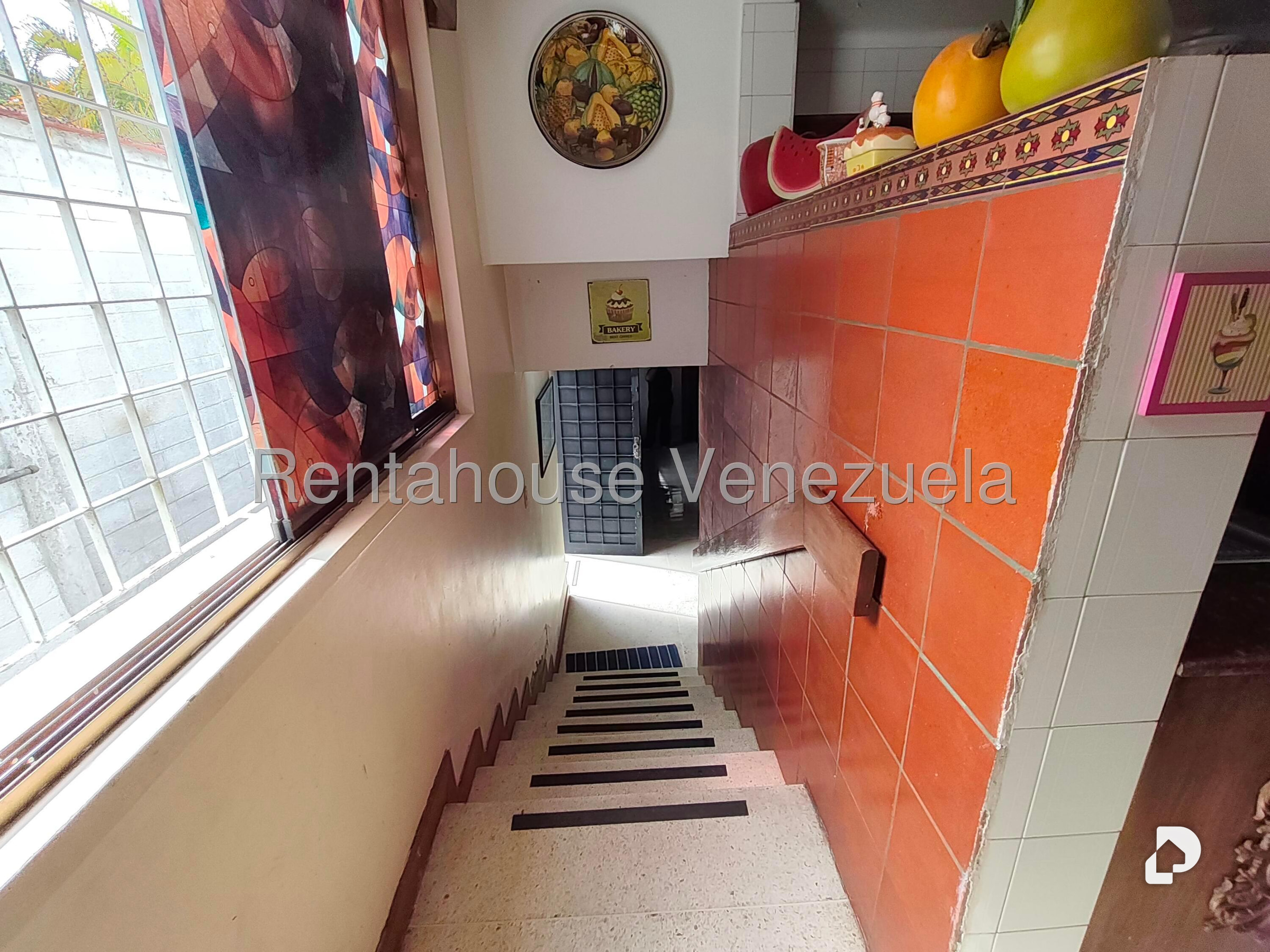 Casa en Prados del Este, Caracas – 25