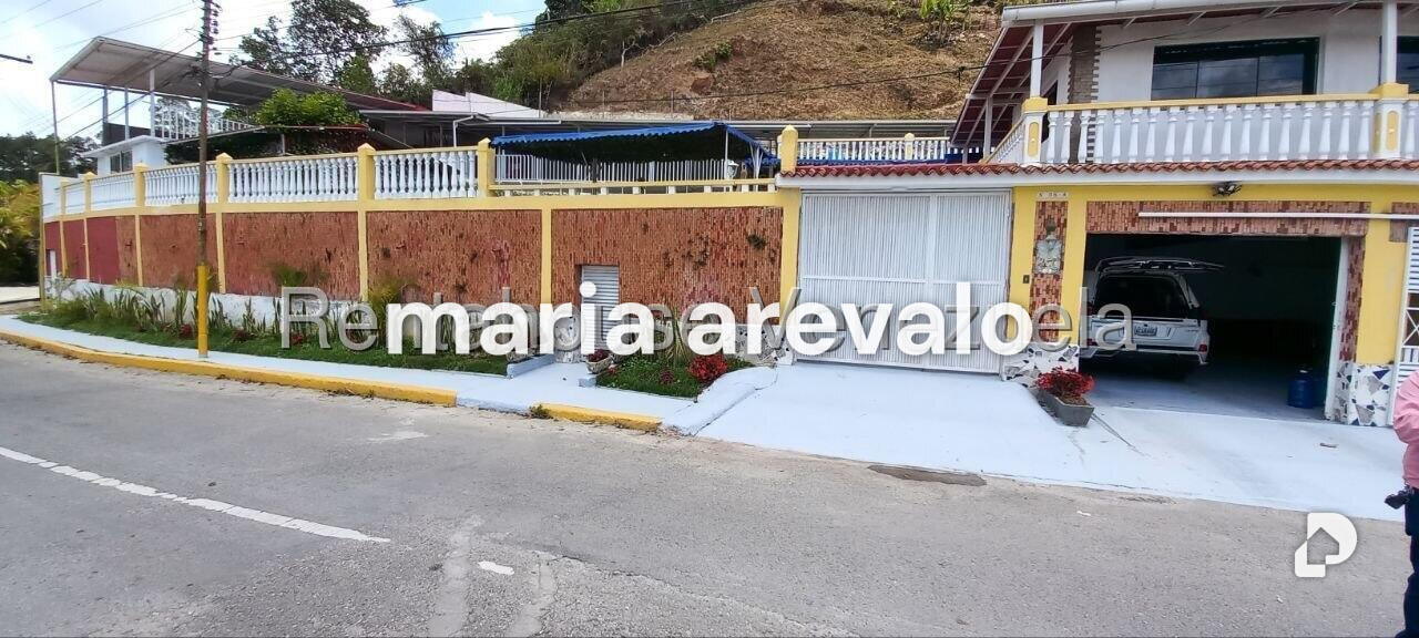 Casa en La Rosaleda, San Antonio de Los Altos – 2