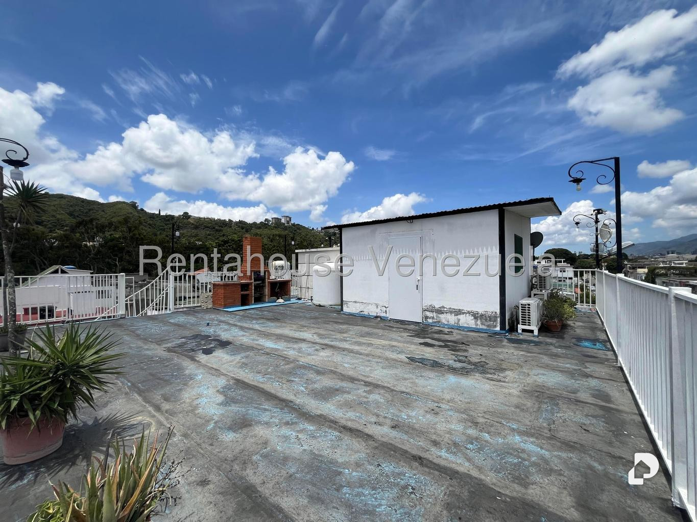 Casa en La California Sur, Caracas – 24