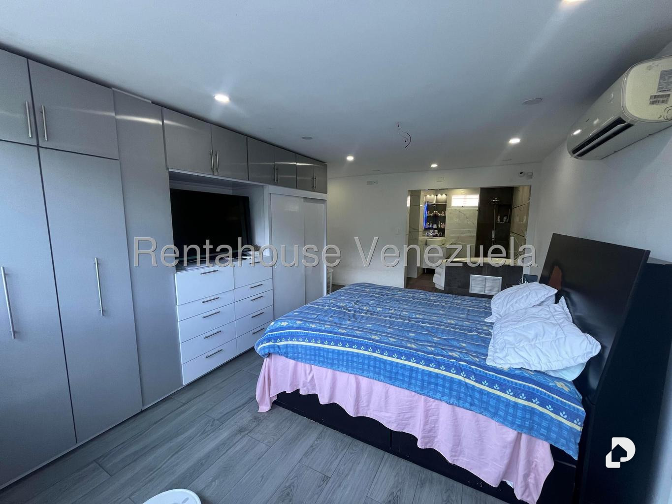Casa en La California Sur, Caracas – 19