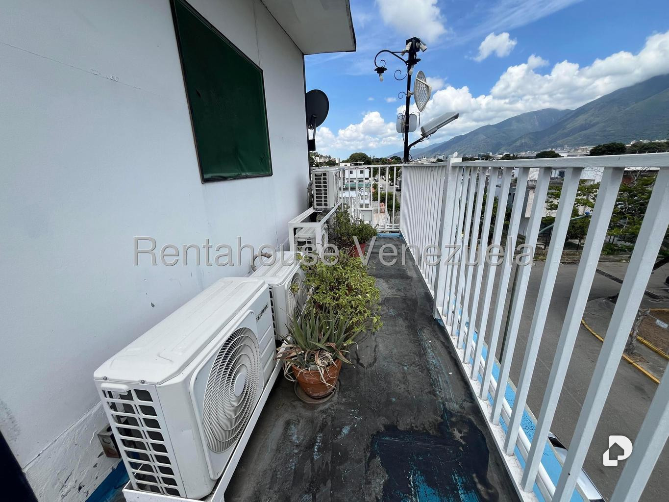 Casa en La California Sur, Caracas – 23