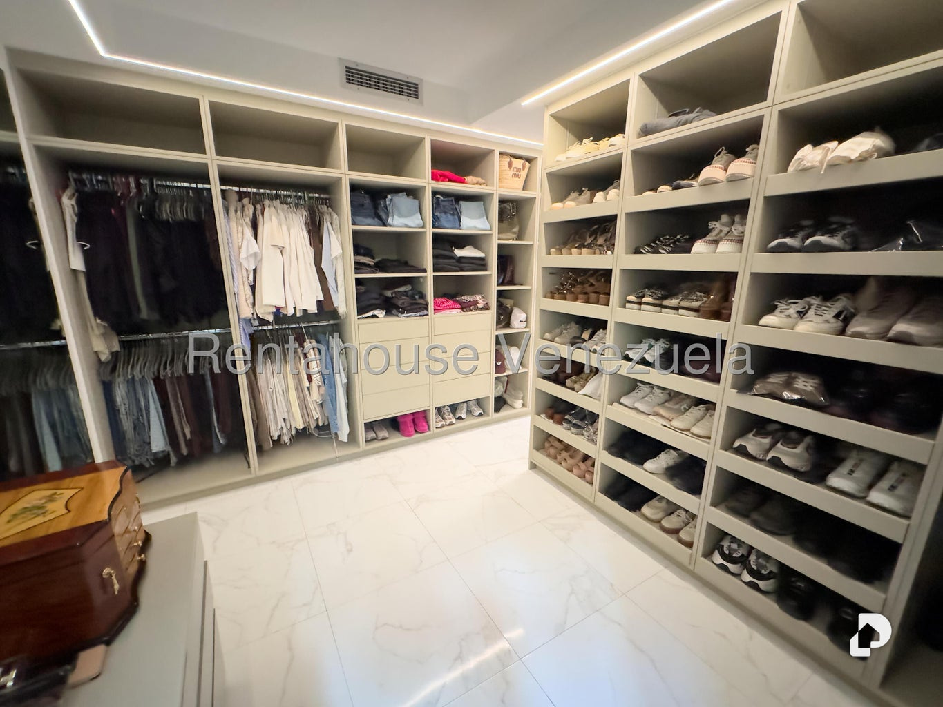 Apartamento en Campo Alegre, Caracas – 19