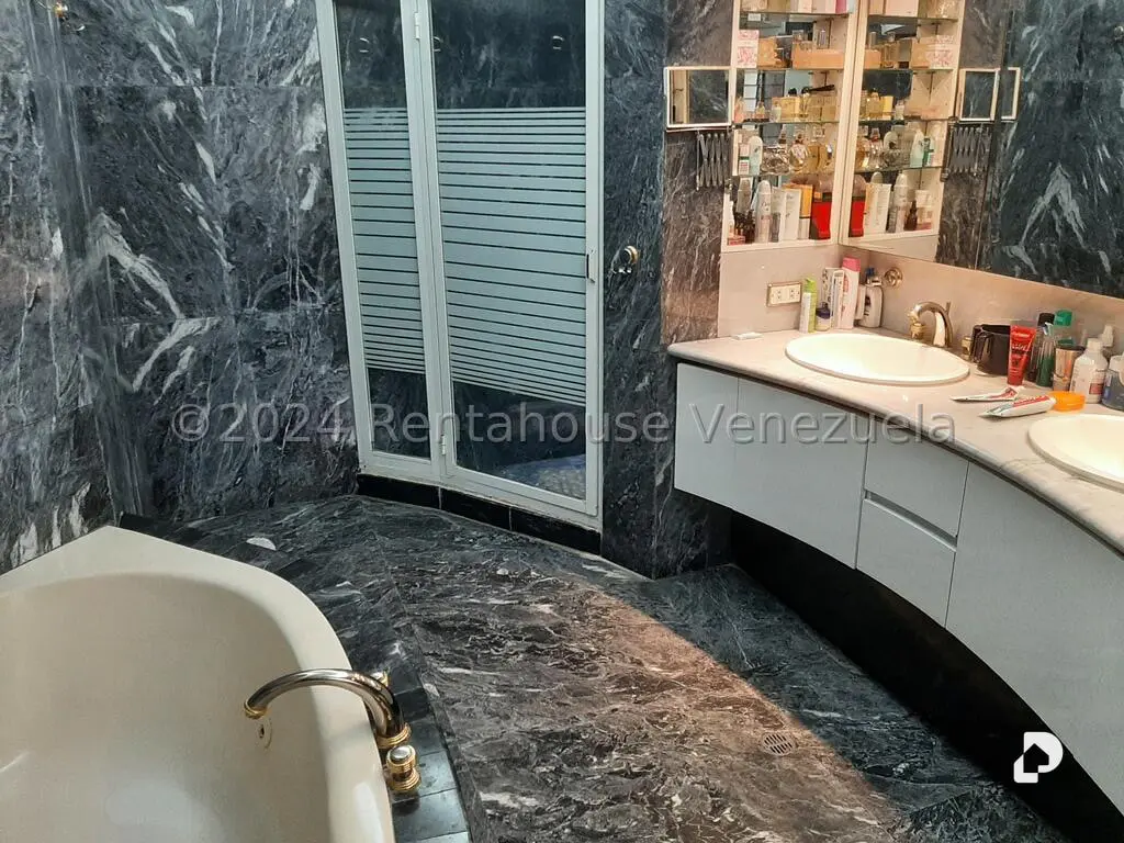Apartamento en San Bernardino, Caracas – 23