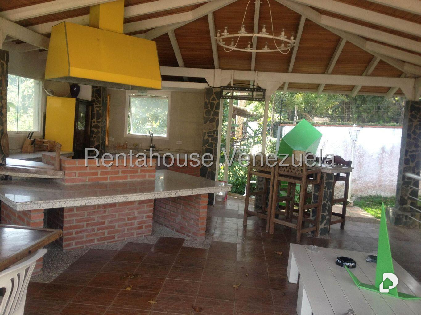 House in Lomas de La Lagunita, Caracas – 16