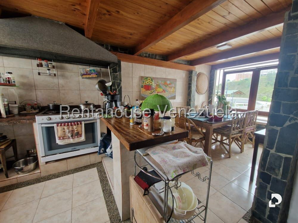 House in Lomas de La Lagunita, Caracas – 30