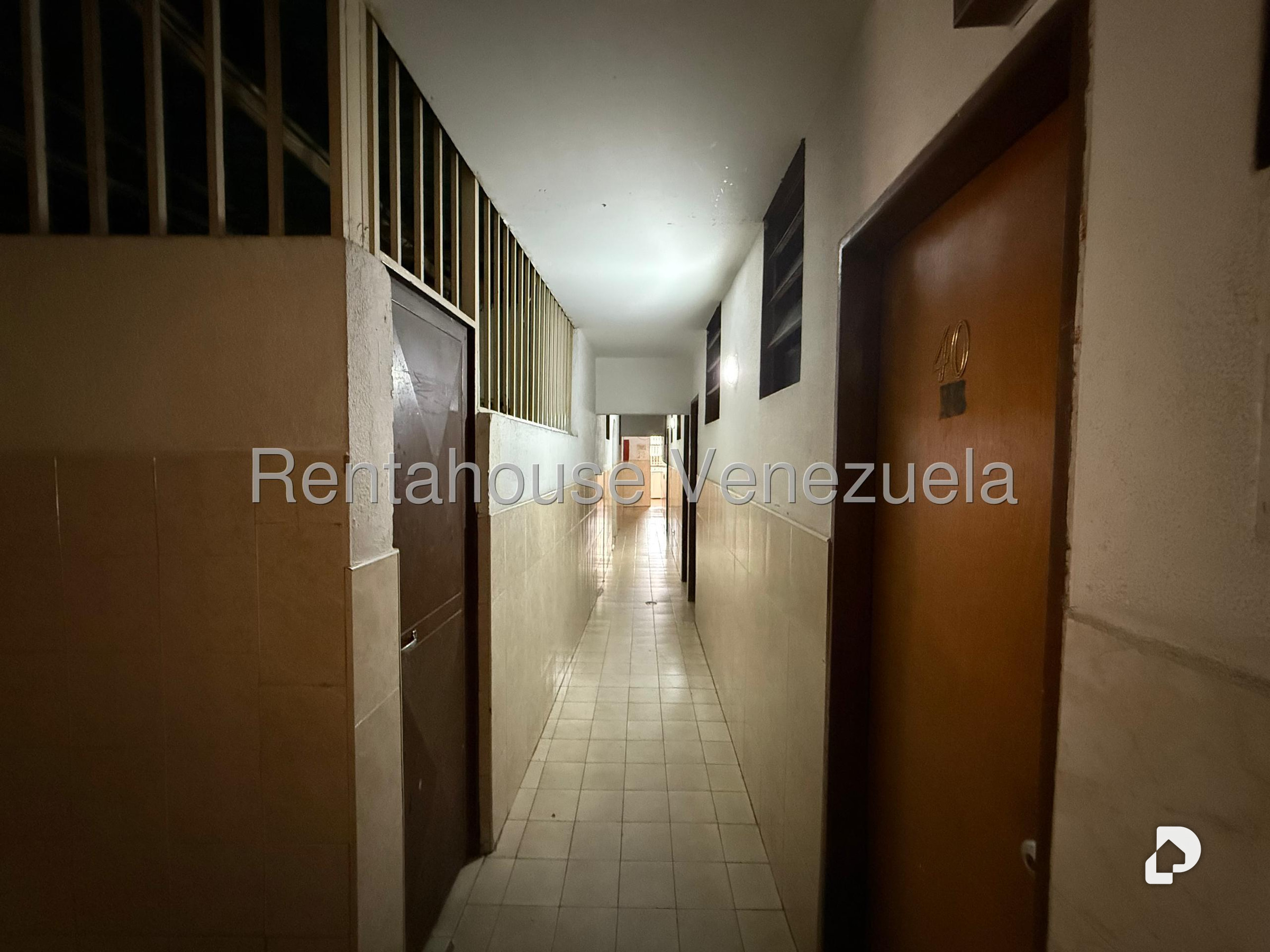Local comercial en Los Dos Caminos, Caracas