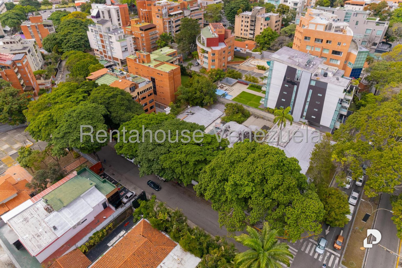 Casa en La Castellana, Caracas – 12