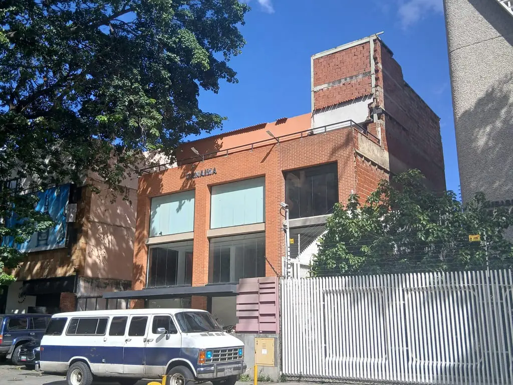 Edificio en Las Mercedes, Caracas - 1