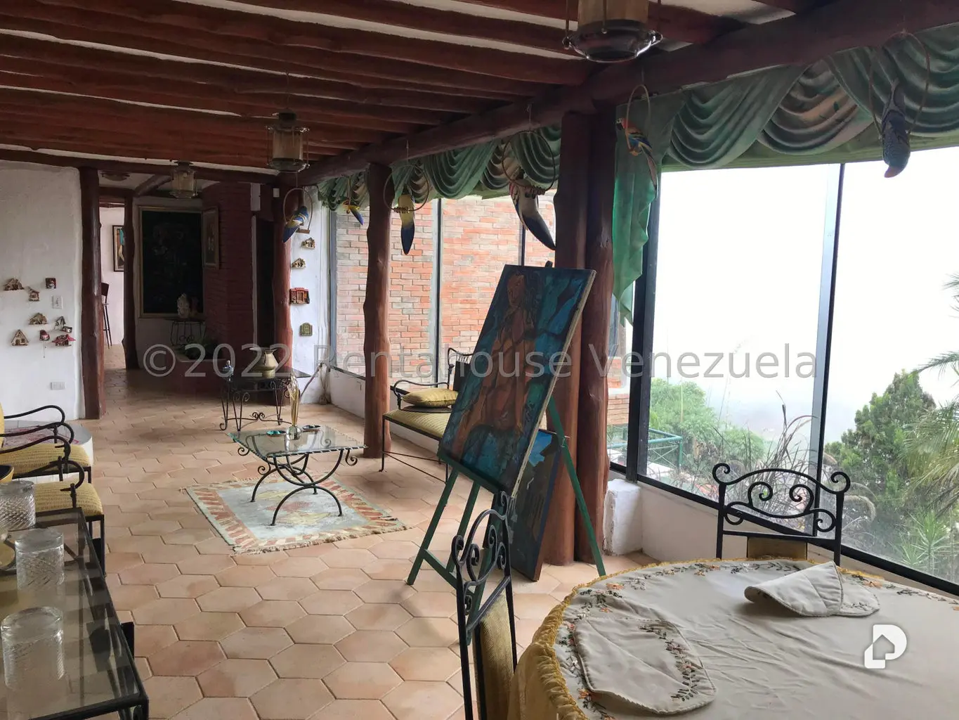Casa en Oripoto, Caracas – 24