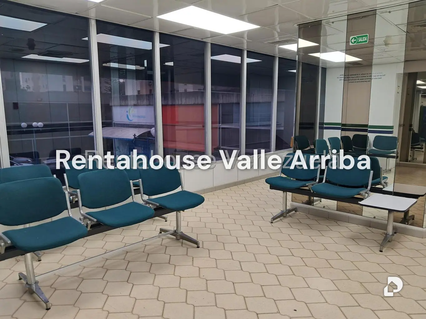 Local comercial en La Urbina, Caracas – 3