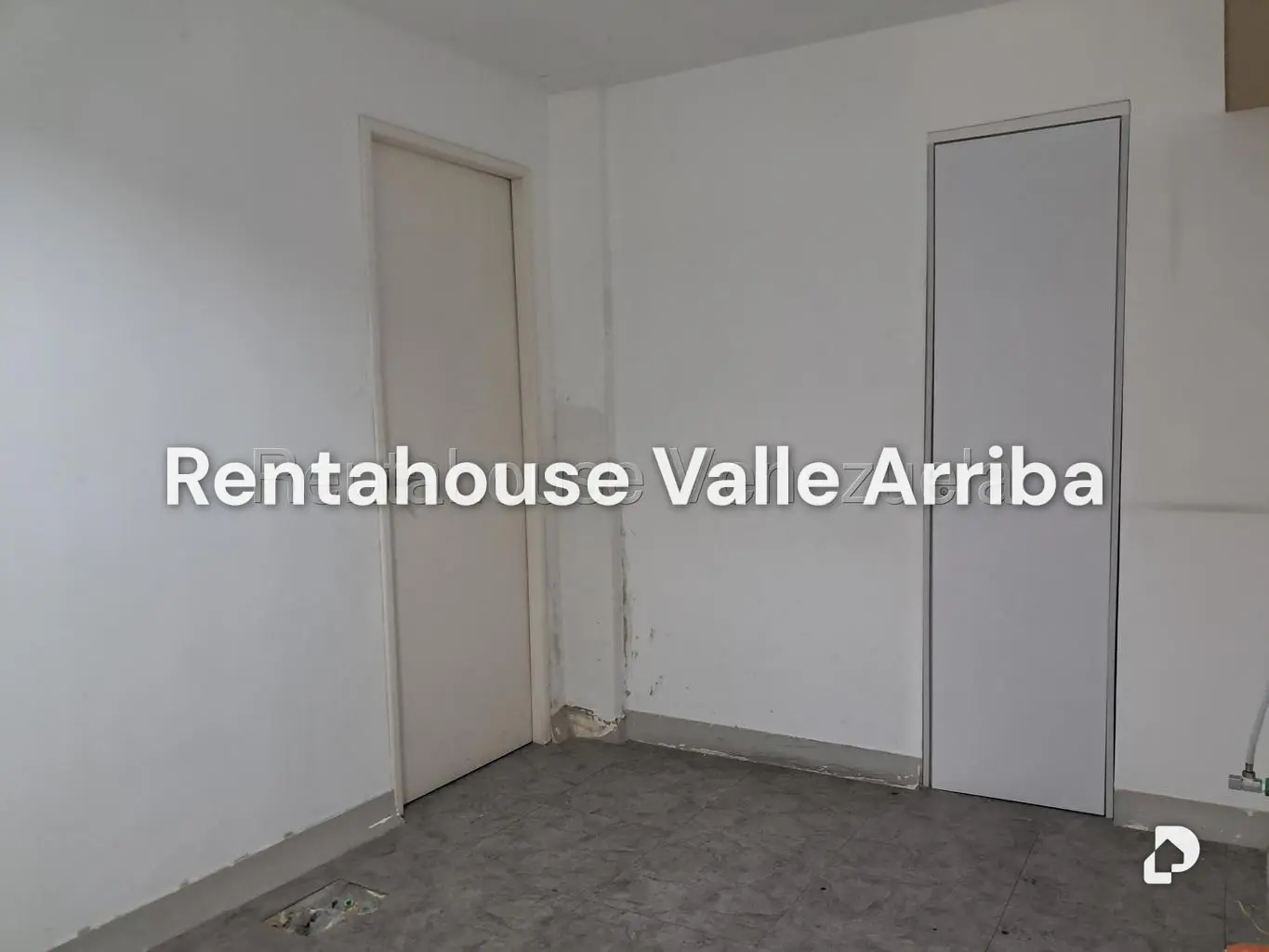 Local comercial en La Urbina, Caracas – 11