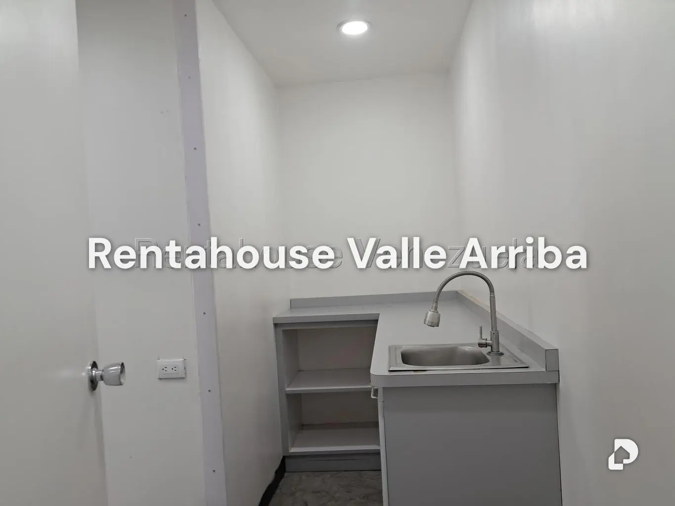 Local comercial en La Urbina, Caracas – 6