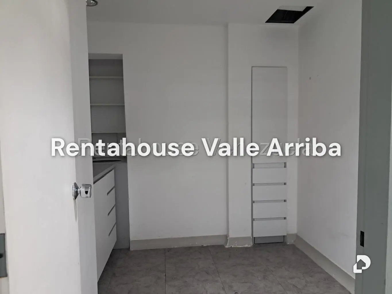 Local comercial en La Urbina, Caracas – 10